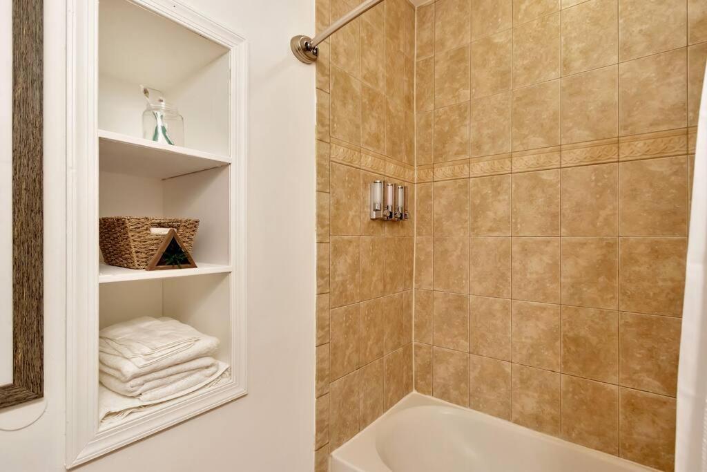 Dc A Lovely Urban Oasis Condo ワシントン エクステリア 写真